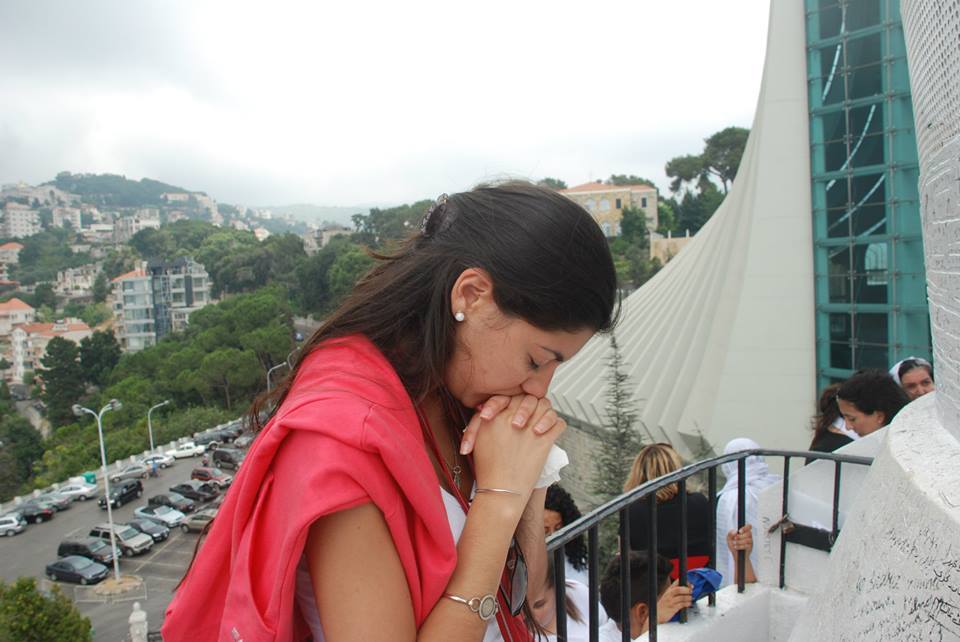 Harissa- Belen praying